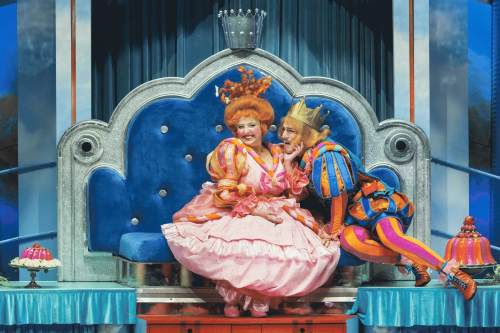 עוץ לי גות לי מופע לחנוכה של תיאטרון הקאמרי, לגדול